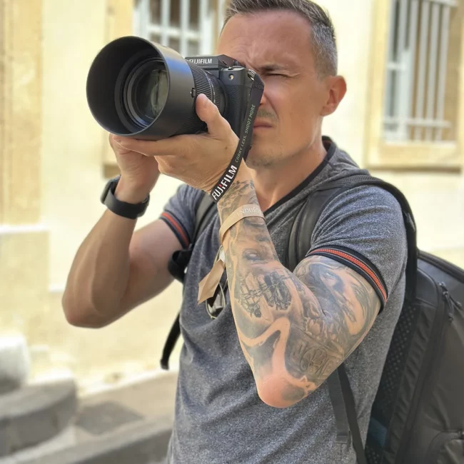 Test du Fuji GFX 100 II pendant l'événement Fujikina 2025 à Arles