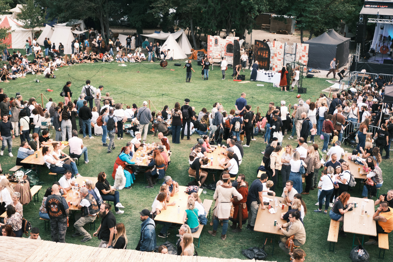 Vue du Festival Viking Isle-sur-la-Sorgue - Studio Argo, photographe de mariages
