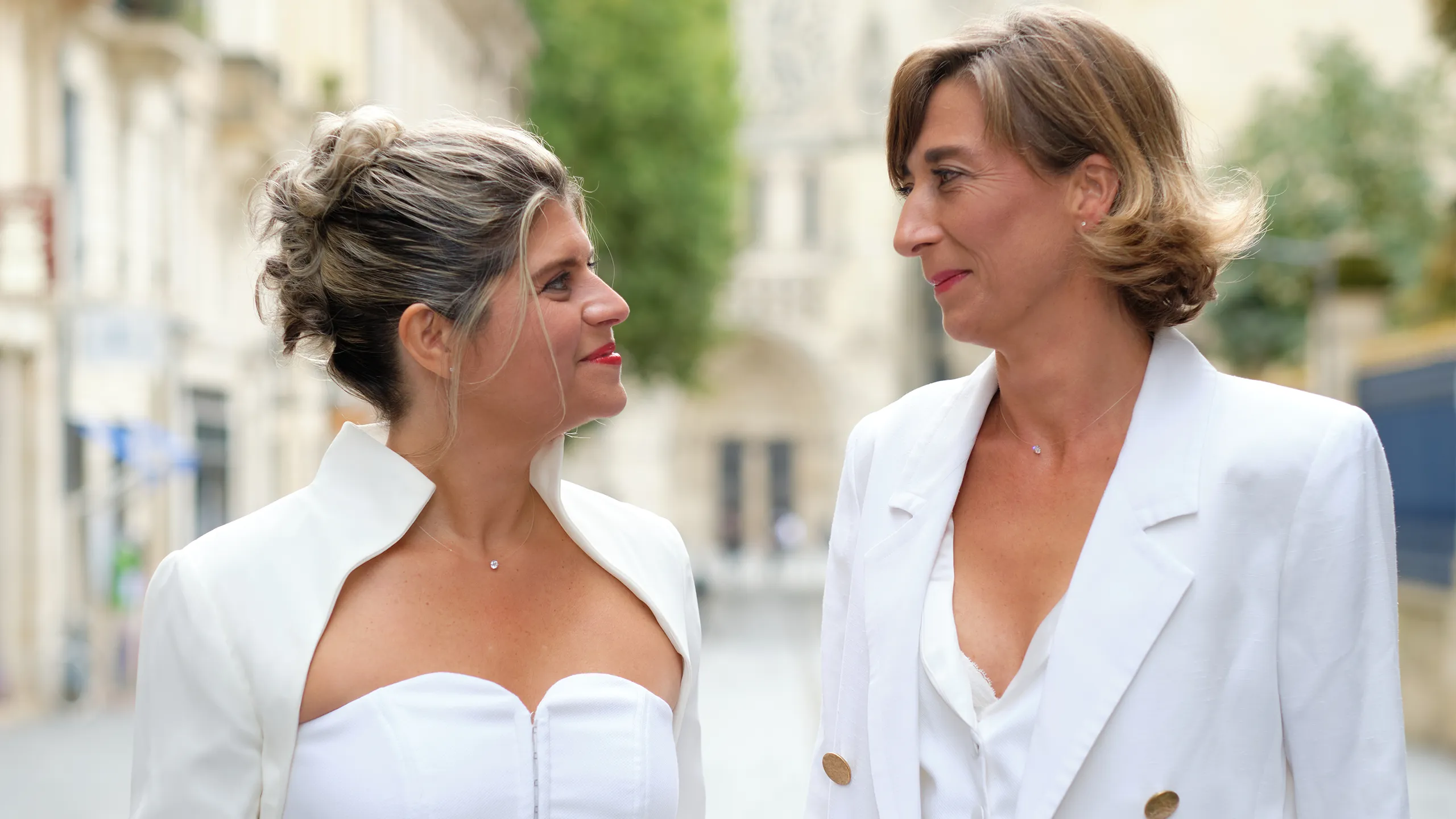 Union heureuse à Bordeaux par Studio Argo, photographe mariage Provence.